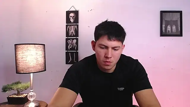 JamesCr  online show from November 16, 12:38 am