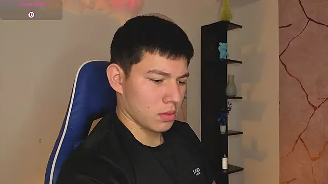 JamesCr  online show from May 13, 12:24 pm