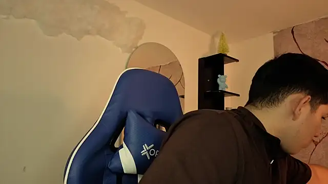 JamesCr  online show from May 15, 12:34 pm