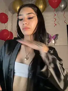 Snapshot of TayylorSexx chatting on February 18, 4:26 am TayylorSexx online show from February 18, 4:26 am