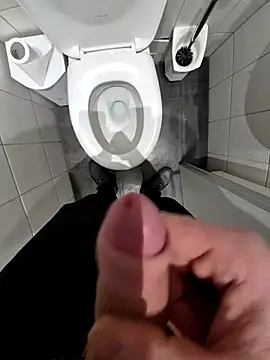 Oli0203xh online show from February 5, 9:30 pm