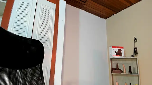 Snapshot of Violetta_0 chatting on October 24, 1:07 pm Violetta 0 online show from October 24, 1:07 pm