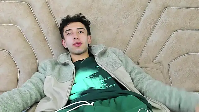 Snapshot of erickblaze_wm chatting on February 12, 12:33 pm erickblaze wm online show from February 12, 12:33 pm