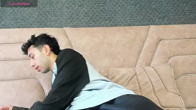 Snapshot of erickblaze_wm chatting on February 15, 12:43 pm erickblaze wm online show from February 15, 12:43 pm