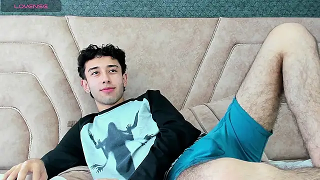 Snapshot of erickblaze_wm chatting on February 15, 3:50 pm erickblaze wm online show from February 15, 3:50 pm