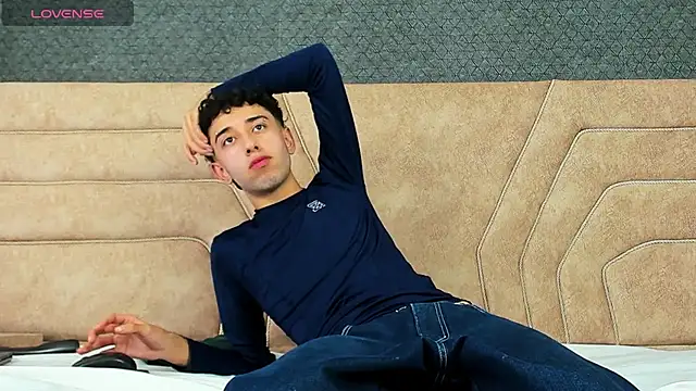 Snapshot of erickblaze_wm chatting on February 20, 3:30 pm erickblaze wm online show from February 20, 3:30 pm