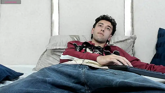 Snapshot of erickblaze_wm chatting on March 4, 7:43 pm erickblaze wm online show from March 4, 7:43 pm