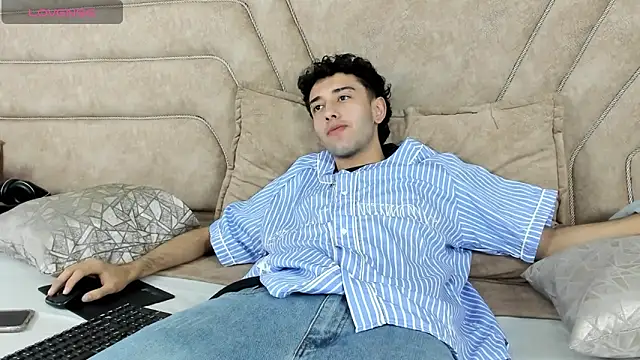 Snapshot of erickblaze_wm chatting on March 5, 1:28 pm erickblaze wm online show from March 5, 1:28 pm