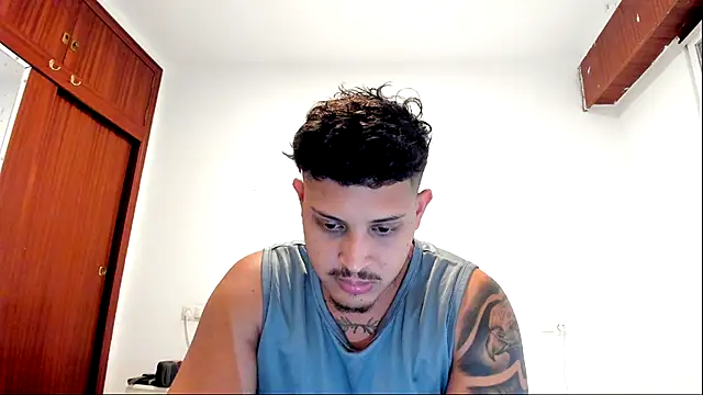 Snapshot of JohanSmith chatting on July 15, 3:06 pm JohanSmith online show from July 15, 3:06 pm
