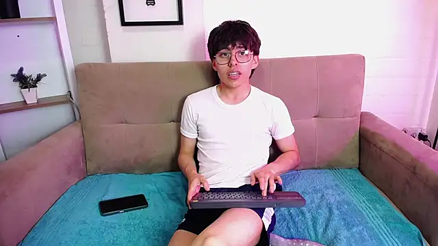 PepperTwink online show from February 13, 2:09 pm