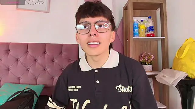 PepperTwink online show from November 14, 5:00 pm