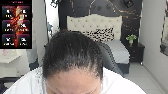 Aaliyah11 online show from November 12, 1:17 am