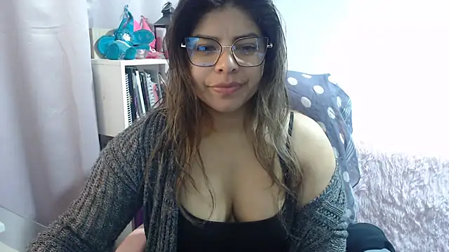 Snapshot of KatteAngelLat chatting on October 26, 12:27 am KatteAngelLat online show from October 26, 12:27 am