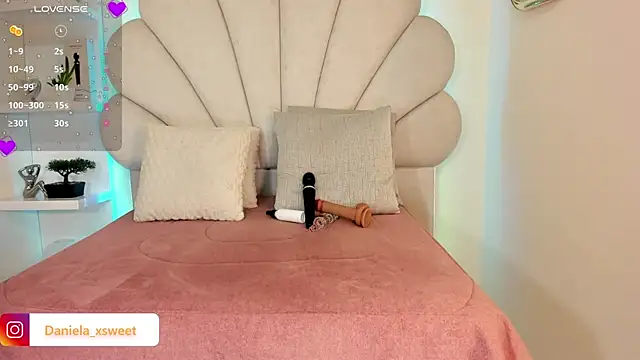 Snapshot of Danielaangelina chatting on December 17, 6:41 am Danielaangelina online show from December 17, 6:41 am