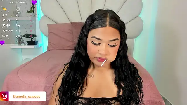 Snapshot of Danielaangelina chatting on January 7, 7:11 am Danielaangelina online show from January 7, 7:11 am