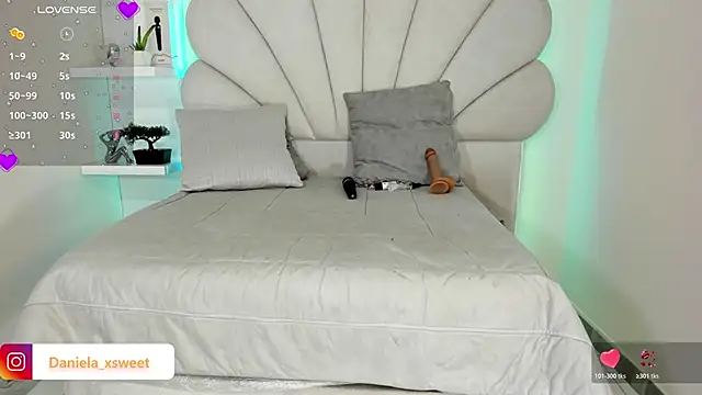 Snapshot of Danielaangelina chatting on January 19, 5:44 am Danielaangelina online show from January 19, 5:44 am