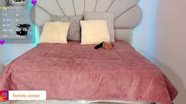 Snapshot of Danielaangelina chatting on February 15, 5:26 am Danielaangelina online show from February 15, 5:26 am