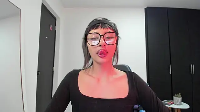 ggor4w33 online show from October 3, 10:56 am