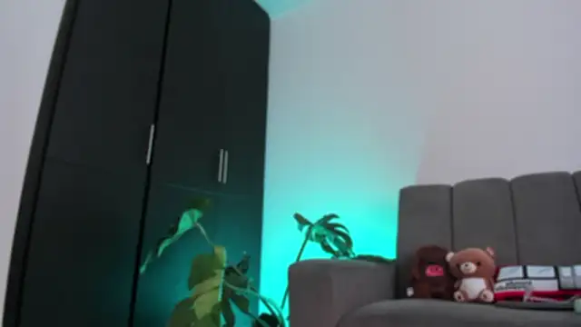 ggor4w33 online show from March 8, 2:21 pm