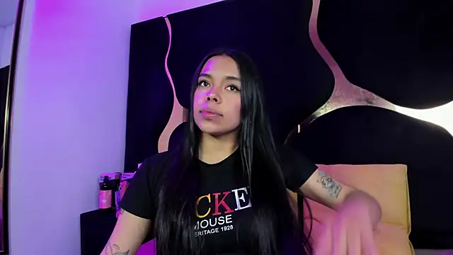 ZoeWan69 online show from October 15, 12:05 pm