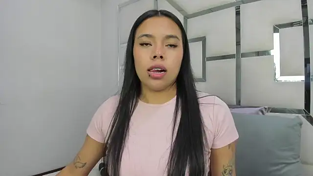 ZoeWan69 online show from March 19, 11:36 am