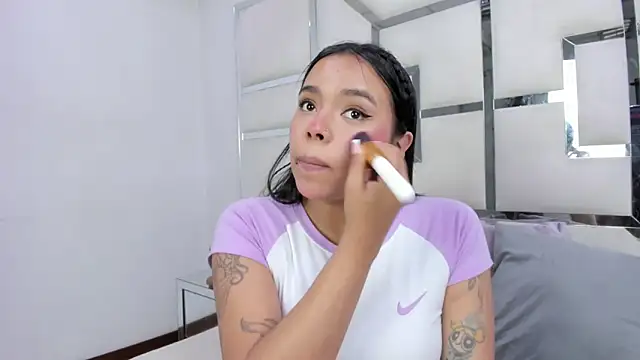 ZoeWan69 online show from March 30, 3:18 am