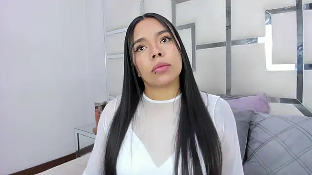 ZoeWan69 online show from May 3, 12:44 pm