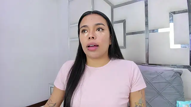 ZoeWan69 online show from May 6, 1:38 pm