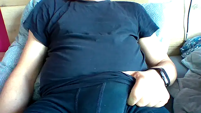 Snapshot of ruplumber chatting on April 23, 4:35 am ruplumber online show from April 23, 4:35 am