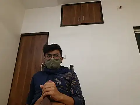 Snapshot of kk77102 chatting on February 13, 8:03 pm kk77102 online show from February 13, 8:03 pm