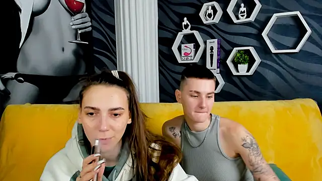 Snapshot of LindaBryantt chatting on February 13, 1:59 pm LindaBryantt online show from February 13, 1:59 pm