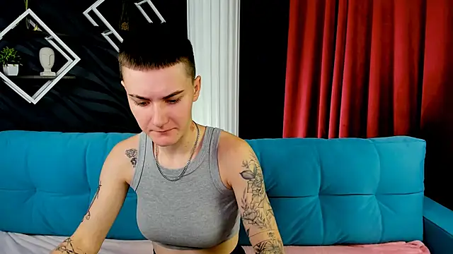 Snapshot of LindaBryantt chatting on February 21, 10:17 am LindaBryantt online show from February 21, 10:17 am