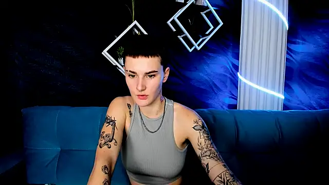 Snapshot of LindaBryantt chatting on March 2, 2:10 pm LindaBryantt online show from March 2, 2:10 pm