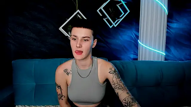 Snapshot of LindaBryantt chatting on March 4, 10:24 am LindaBryantt online show from March 4, 10:24 am