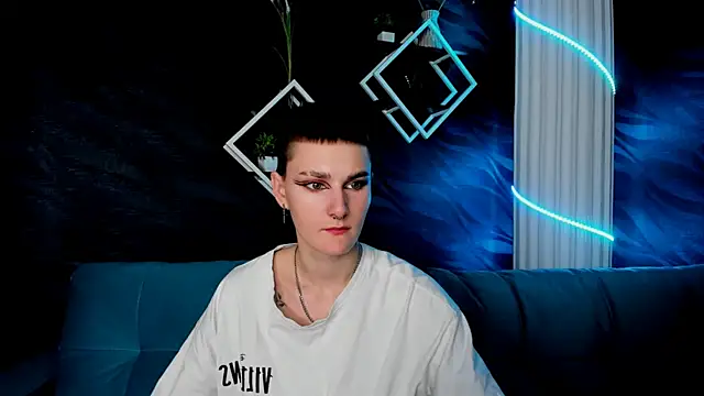 Snapshot of LindaBryantt chatting on March 5, 10:33 am LindaBryantt online show from March 5, 10:33 am