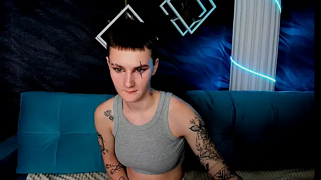 Snapshot of LindaBryantt chatting on March 6, 10:41 am LindaBryantt online show from March 6, 10:41 am