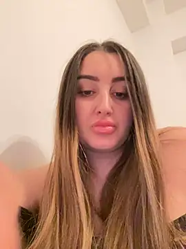 hotAlys online show from February 7, 9:04 pm
