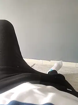 Snapshot of legolasleo chatting on October 9, 7:17 am legolasleo online show from October 9, 7:17 am