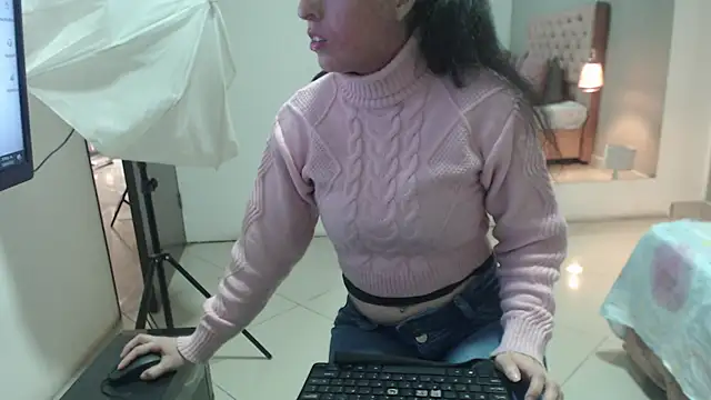 Snapshot of GabiKlein chatting on March 13, 8:11 pm GabiKlein online show from March 13, 8:11 pm