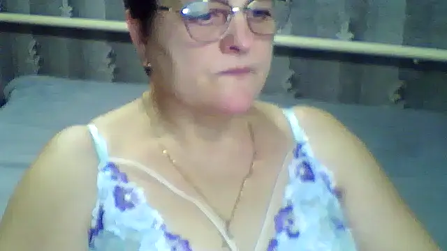 Snapshot of ElzaJewel chatting on February 15, 4:25 pm ElzaJewel online show from February 15, 4:25 pm