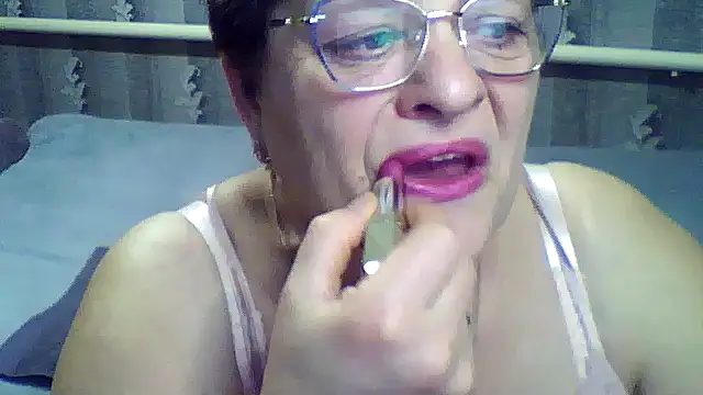 Snapshot of ElzaJewel chatting on February 25, 9:13 pm ElzaJewel online show from February 25, 9:13 pm