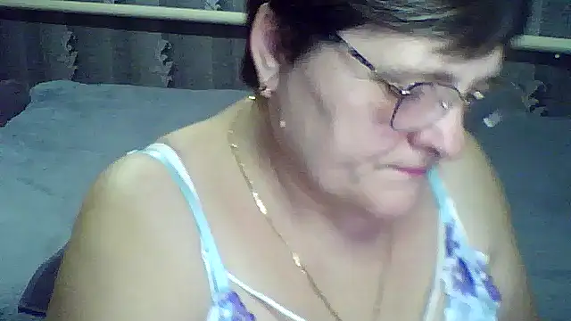 Snapshot of ElzaJewel chatting on March 1, 8:33 pm ElzaJewel online show from March 1, 8:33 pm