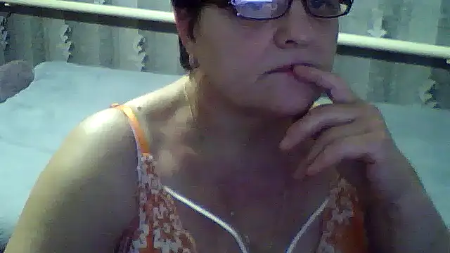 Snapshot of ElzaJewel chatting on March 3, 7:09 pm ElzaJewel online show from March 3, 7:09 pm