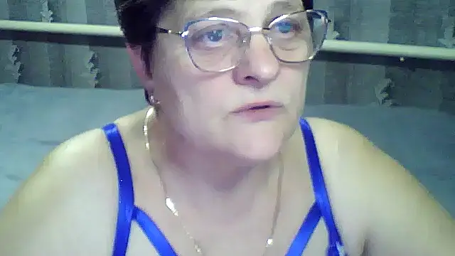 Snapshot of ElzaJewel chatting on March 5, 8:27 pm ElzaJewel online show from March 5, 8:27 pm