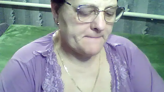 Snapshot of ElzaJewel chatting on March 9, 12:36 am ElzaJewel online show from March 9, 12:36 am