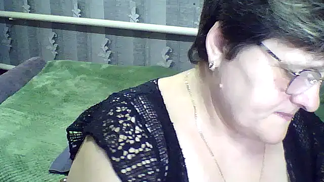 Snapshot of ElzaJewel chatting on March 13, 7:42 pm ElzaJewel online show from March 13, 7:42 pm