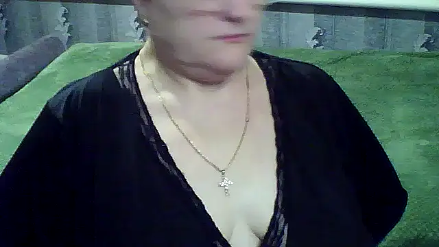 Snapshot of ElzaJewel chatting on April 2, 11:02 pm ElzaJewel online show from April 2, 11:02 pm