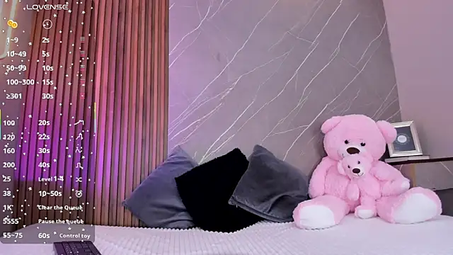 ariana jhonson1 online show from October 10, 12:37 pm