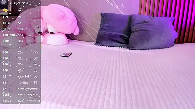 ariana jhonson1 online show from October 21, 12:28 pm