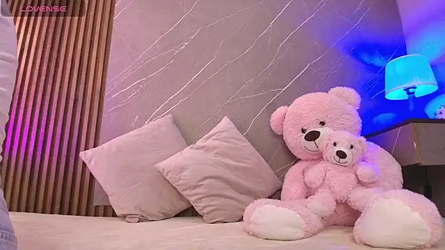 ariana jhonson1 online show from February 24, 12:14 pm